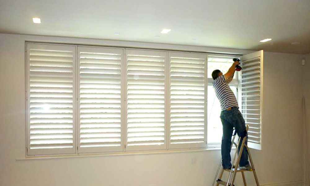 Installation of vertical blinds