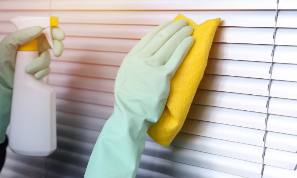 How to Remove Water Stains from Fabric Blinds